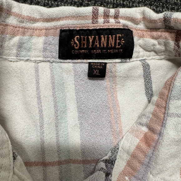 Shyanne Plaid Floral Embroidered Western Shirt Womens XL Cream Mauve Excellent - Picture 5 of 9